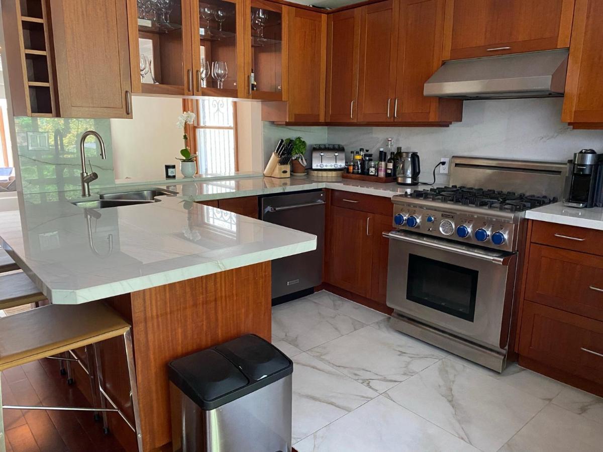 Superb Beach Home:Heated Pool-Hot Tub Open 365Days Toronto Buitenkant foto